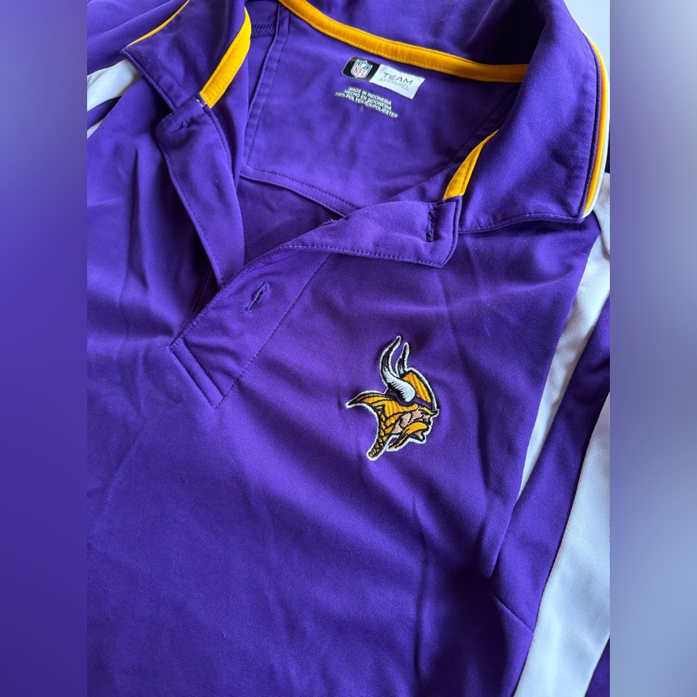 MN Vikings NFL team polo sports breathable material- size L men’s. Great cond.